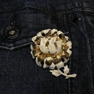 🌿White Flower Vintage Pin Brooch Flare 80’s 90’s